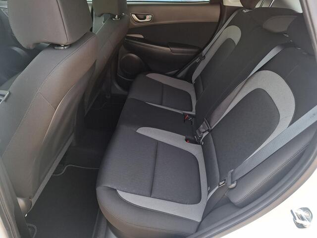 Hyundai Kona 1.0T Comfort | Apple Carplay/Android Auto | Achteruitrijcamera | Climate control | Cruise control | Lichtmetalen velgen |
