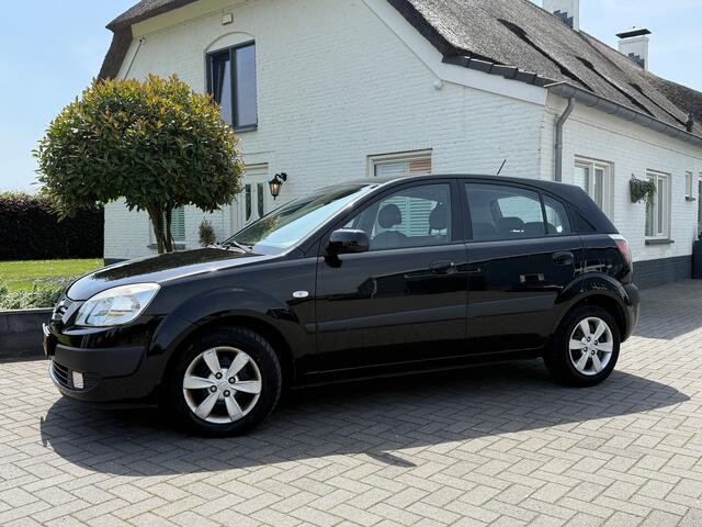 KIA RIO 1.4 X / Bj: 2009 / Airco /