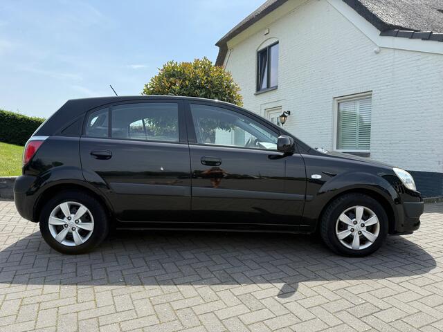 KIA RIO 1.4 X / Bj: 2009 / Airco /