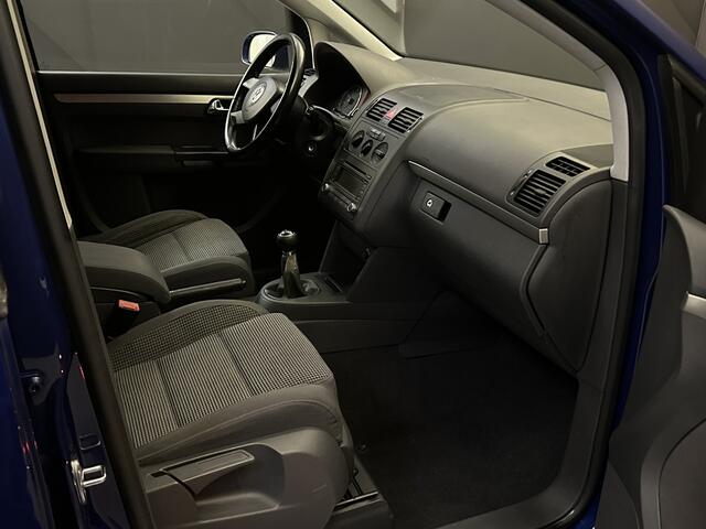 Volkswagen Touran 2.0-16V FSI Trendline 7 Persoons
