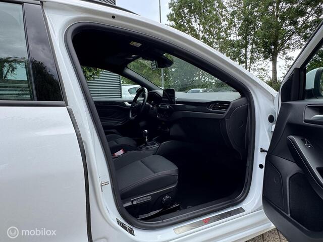 Ford Focus Wagon 1.0 EcoBoost ST Line Business
