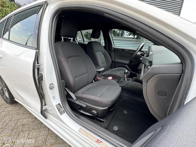 Ford Focus Wagon 1.0 EcoBoost ST Line Business