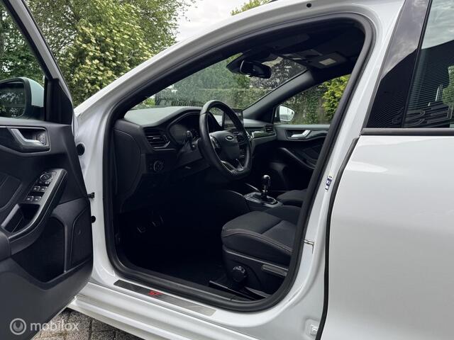 Ford Focus Wagon 1.0 EcoBoost ST Line Business