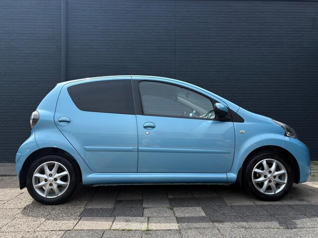 Toyota Aygo 1.0 VVT-i Dynamic Blue | Airco | LED | LMV