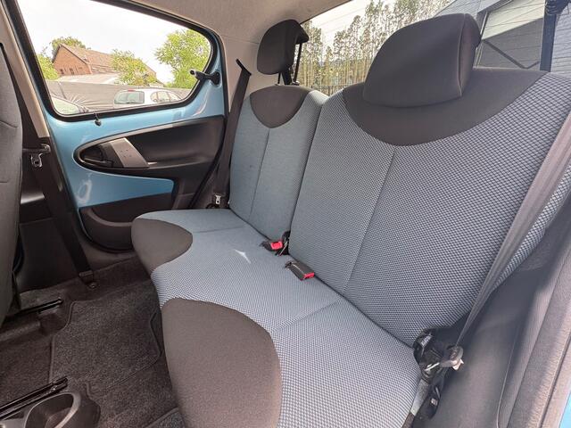 Toyota Aygo 1.0 VVT-i Dynamic Blue | Airco | LED | LMV