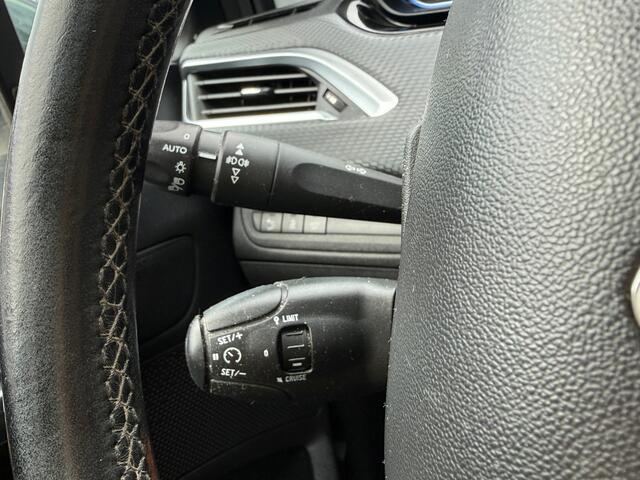 Peugeot 2008 1.2 PureTech Allure Volle AUTOMAAT Volledig onderhouden GLAS DAK