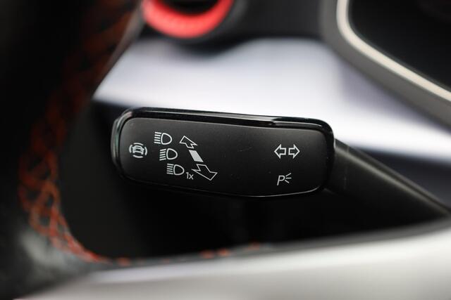 Seat Ibiza 1.0 EcoTSI FR Business Intense 95PK / 70kW, NL auto dealer onderhouden, 18 LMV, full LED koplampen, navigatie, verwarmbare voorstoelen, digital 