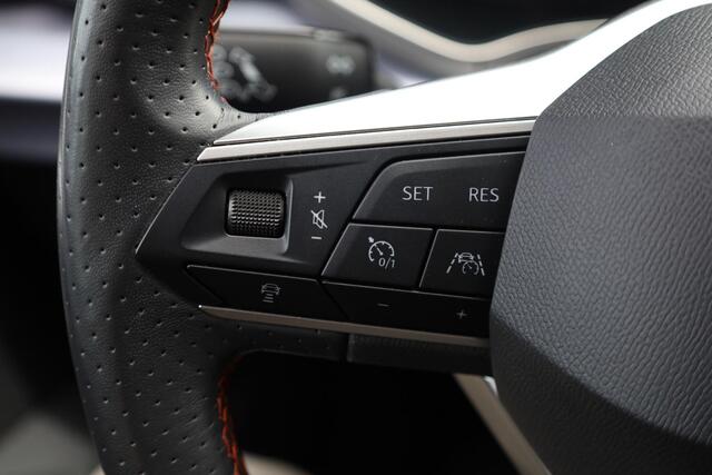 Seat Ibiza 1.0 EcoTSI FR Business Intense 95PK / 70kW, NL auto dealer onderhouden, 18 LMV, full LED koplampen, navigatie, verwarmbare voorstoelen, digital 