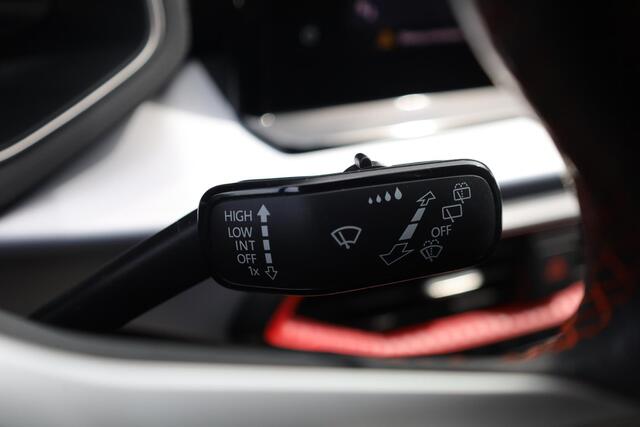 Seat Ibiza 1.0 EcoTSI FR Business Intense 95PK / 70kW, NL auto dealer onderhouden, 18 LMV, full LED koplampen, navigatie, verwarmbare voorstoelen, digital 