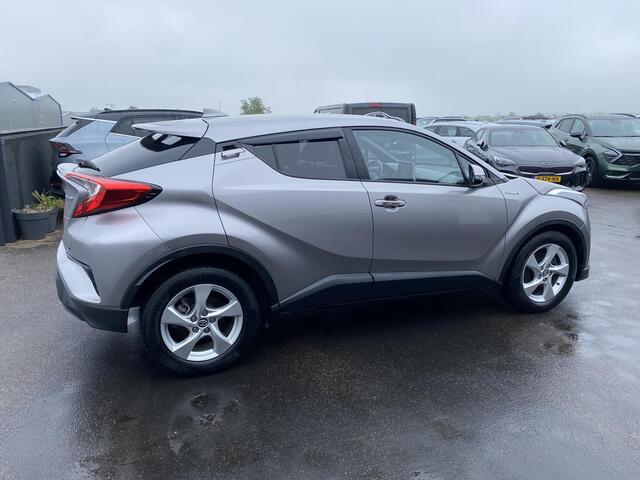 Toyota C-HR 1.8 Hybrid Active Navigatie, achteruitrij camera, adaptieve cruise control, keyless entry- & start, automaat