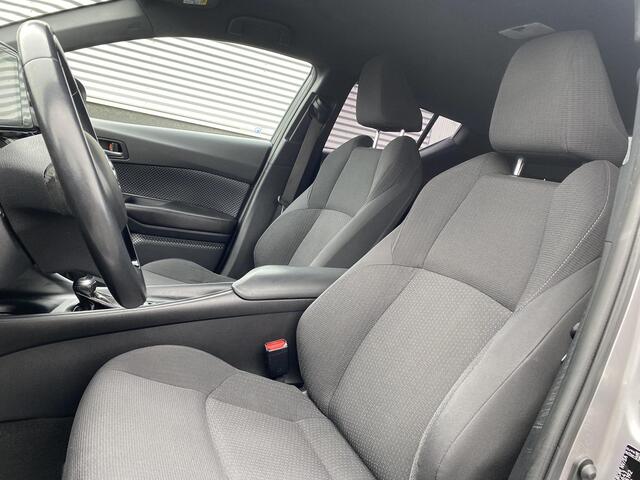Toyota C-HR 1.8 Hybrid Active Navigatie, achteruitrij camera, adaptieve cruise control, keyless entry- & start, automaat