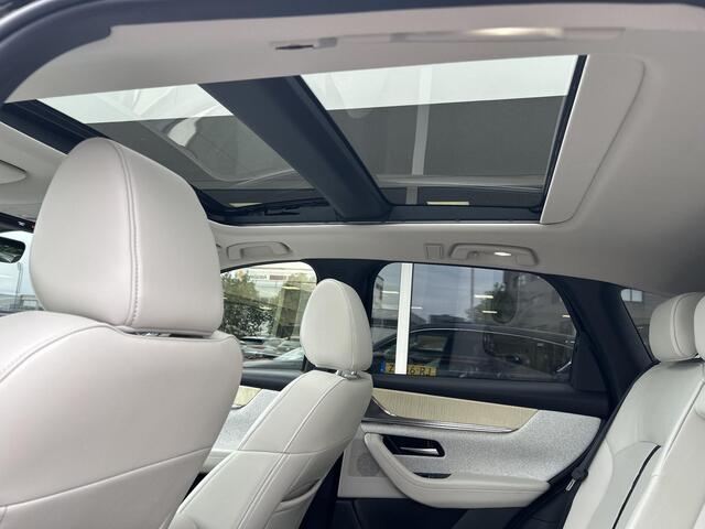 Mazda CX-60 2.5 e-SkyActiv PHEV Takumi Plus Draadloze Apple Carplay Android Auto | Panoramisch schuif kanteldak | Head up display | Bose | 360 camera | Elek