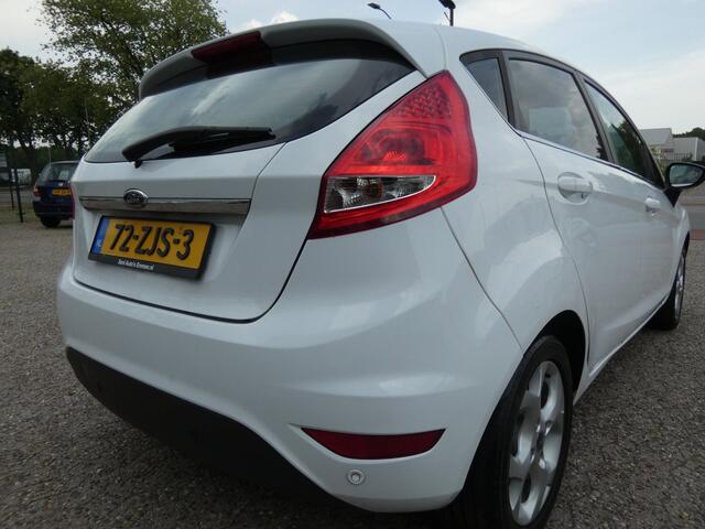 Ford Fiesta 1.25 Titanium|Airco|Leer|5 Deurs|LM-Velgen|Nw.APK|Getinte Ramen|Cruise Control..