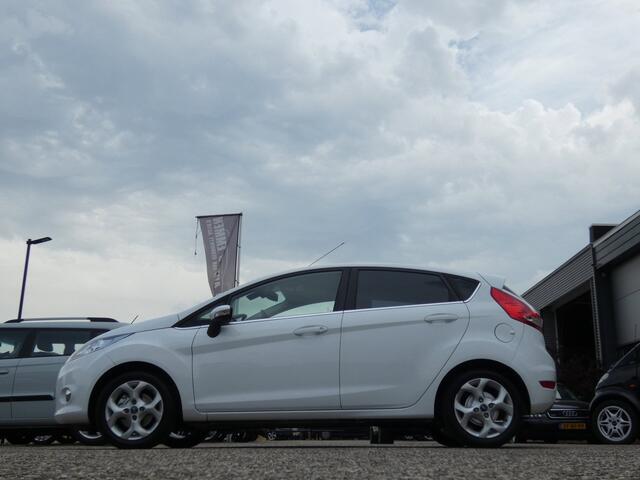 Ford Fiesta 1.25 Titanium|Airco|Leer|5 Deurs|LM-Velgen|Nw.APK|Getinte Ramen|Cruise Control..