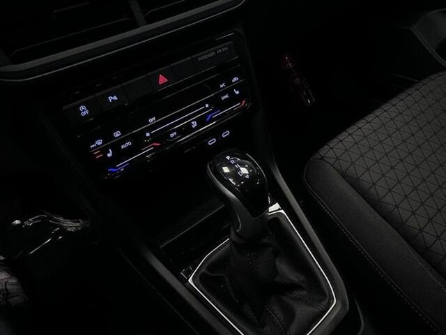 Volkswagen T-Cross 1.0 TSiDSGCARPLAYCAMERAZETELVERW.