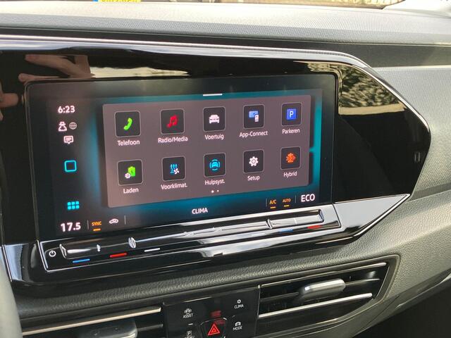 Volkswagen Caddy MAXI Combi 1.5 eHybrid 150pk Life � 7-persoons � Camera � 17 LM velgen � Apple Carplay/Android auto � Adaptive Cruise control � 7-zits