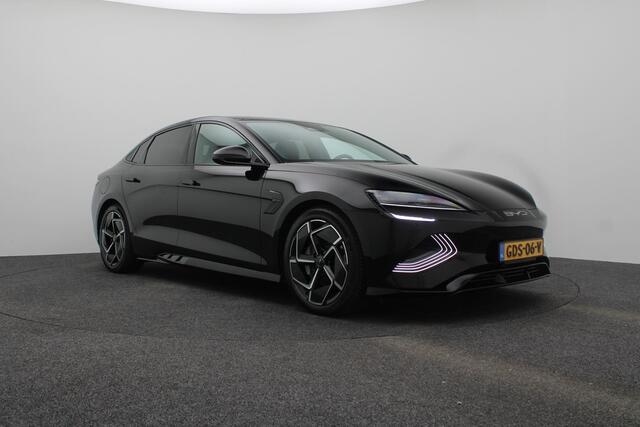 BYD Seal Design RWD 82.5 kWh SOH 97,8% | 570 km | Apple Carplay | Android auto | stuur en stoelverwarming | 360 graden camera's | Warmtepomp | Fabrieksgar