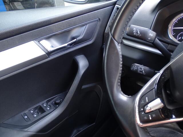 Skoda Karoq 1.0 TSI BUS. ED-Navi-Carplay-Clima-Came-Blth-Pdc