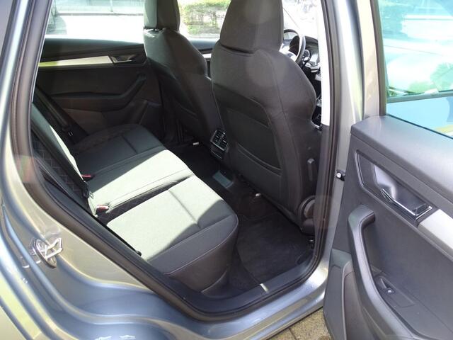 Skoda Karoq 1.0 TSI BUS. ED-Navi-Carplay-Clima-Came-Blth-Pdc