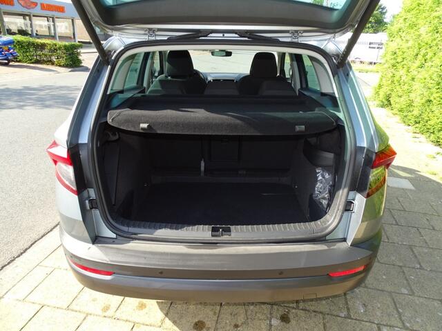 Skoda Karoq 1.0 TSI BUS. ED-Navi-Carplay-Clima-Came-Blth-Pdc