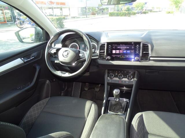 Skoda Karoq 1.0 TSI BUS. ED-Navi-Carplay-Clima-Came-Blth-Pdc