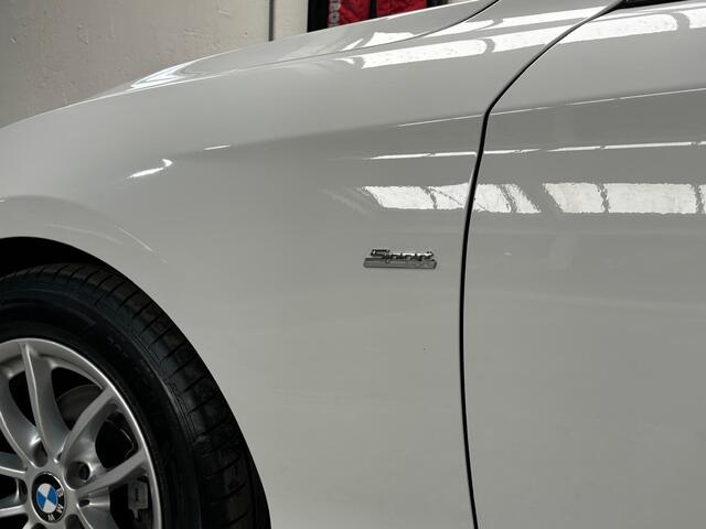BMW 1-Serie 118i EDE Corporate Lease Sport | Automaat | 1e eigenaar | Dealer onderhouden | NL auto |