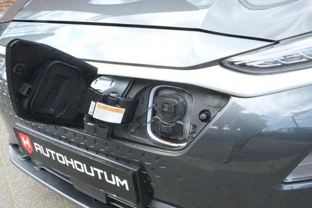 Hyundai Kona EV Premium 64 kWh | SOH 99% | Schuifdak | Stoelventilatie | Head