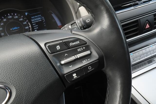 Hyundai Kona EV Premium 64 kWh | SOH 99% | Schuifdak | Stoelventilatie | Head