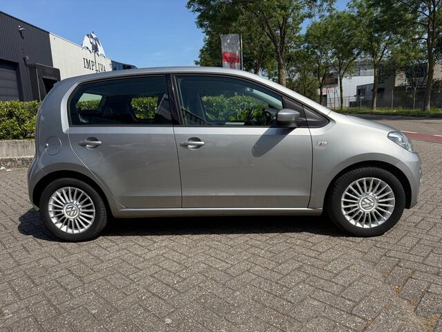 Volkswagen UP 1.0 high up Cruise | AC | Park | AEB