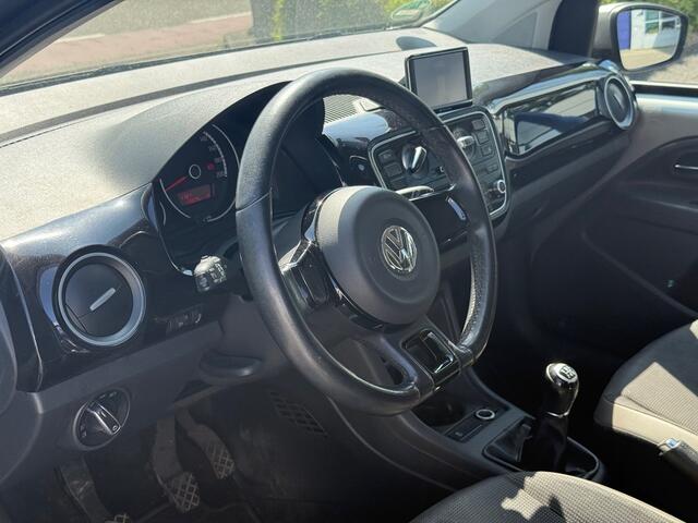 Volkswagen UP 1.0 high up Cruise | AC | Park | AEB