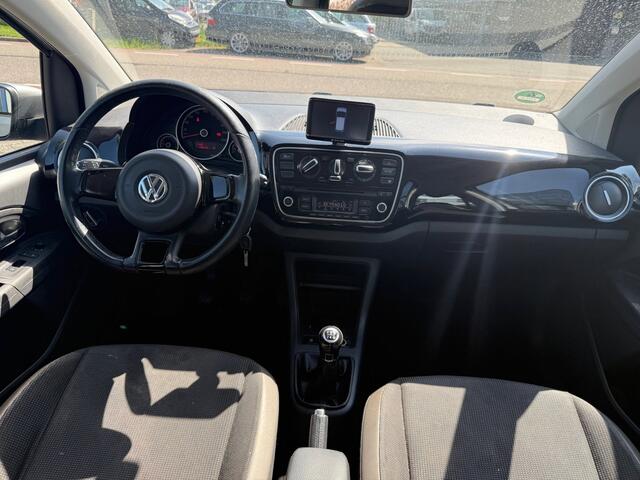 Volkswagen UP 1.0 high up Cruise | AC | Park | AEB
