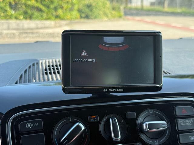 Volkswagen UP 1.0 high up Cruise | AC | Park | AEB
