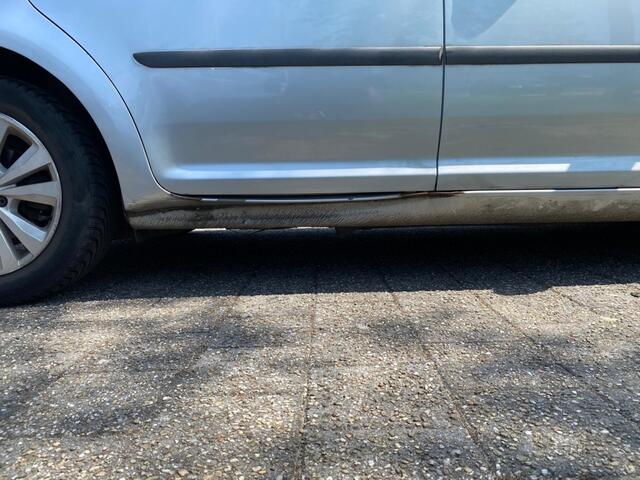 Volkswagen Touran 1.2 TSI Trendl.BlueM APK 12-26 Dorpel schade BJ 2012 
