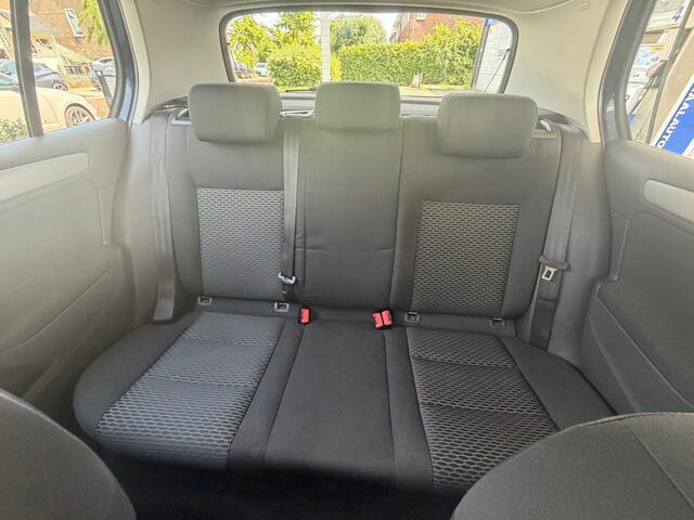 Volkswagen Golf 1.4 Easyline PDC-AIRCO-ANDROID