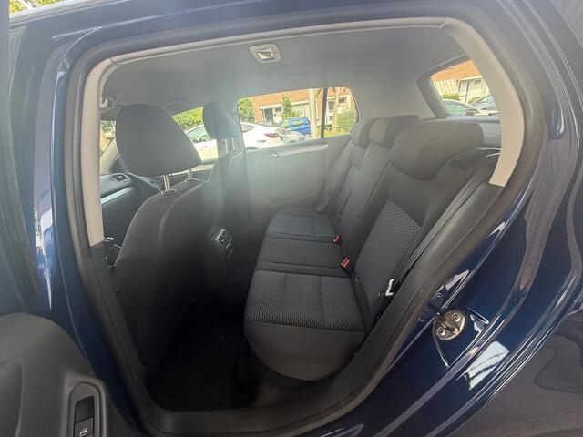 Volkswagen Golf 1.4 Easyline PDC-AIRCO-ANDROID