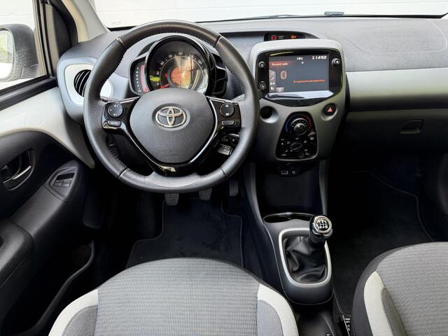 Toyota Aygo 1.0 VVT-i x-play AIRCO CAMERA LED