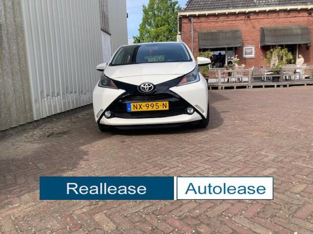 Toyota Aygo 1.0 VVT-i X-play Achteruitrijcamera Airco