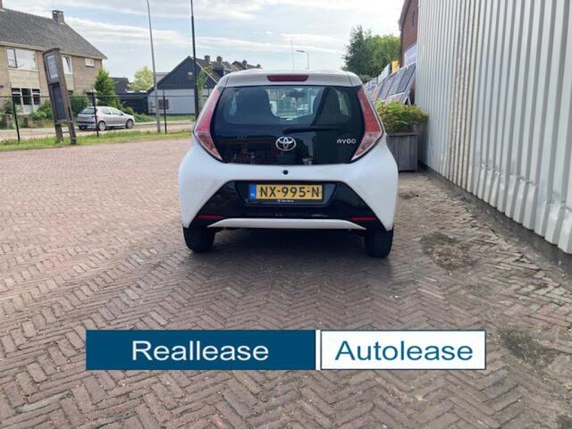 Toyota Aygo 1.0 VVT-i X-play Achteruitrijcamera Airco