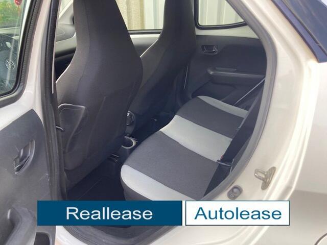 Toyota Aygo 1.0 VVT-i X-play Achteruitrijcamera Airco