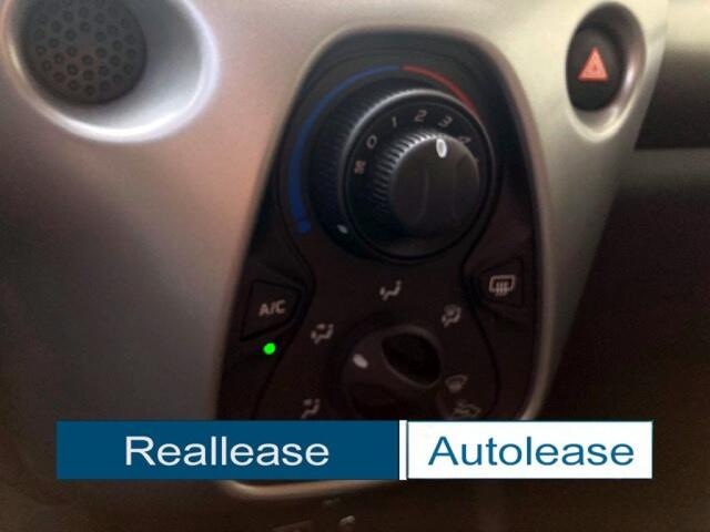 Toyota Aygo 1.0 VVT-i X-play Achteruitrijcamera Airco