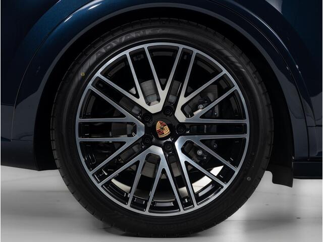 Porsche Cayenne E-Hybrid Black Edition