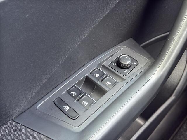 Volkswagen T-ROC 2.0 TSI 4Motion Sport /LPG/Apple Carplay/Climate Control/Adaptive Cruise Control/Dodehoek sensoren/PDC V+A/Stoelverwarming/Trekhaak/Sfeerverlich