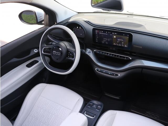 Fiat E-500 Cabrio La Prima by Bocelli 42 kWh | JBL | Winter | Camera | 17