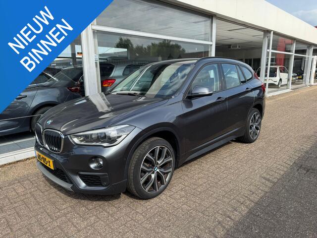 BMW X1 sDrive18i High Executive | 1e eigenaar | Automaat | Afneembare trekhaak | Airco | Elektrische ramen | Navigatie | e APK | NAP |