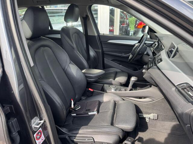 BMW X1 sDrive18i High Executive | 1e eigenaar | Automaat | Afneembare trekhaak | Airco | Elektrische ramen | Navigatie | e APK | NAP |