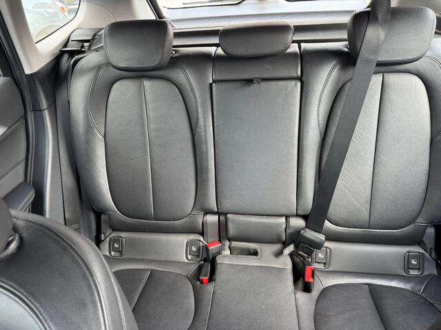 BMW X1 sDrive18i High Executive | 1e eigenaar | Automaat | Afneembare trekhaak | Airco | Elektrische ramen | Navigatie | e APK | NAP |