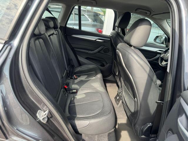 BMW X1 sDrive18i High Executive | 1e eigenaar | Automaat | Afneembare trekhaak | Airco | Elektrische ramen | Navigatie | e APK | NAP |