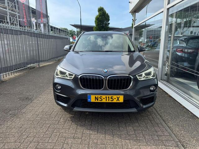 BMW X1 sDrive18i High Executive | 1e eigenaar | Automaat | Afneembare trekhaak | Airco | Elektrische ramen | Navigatie | e APK | NAP |