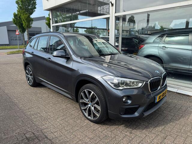 BMW X1 sDrive18i High Executive | 1e eigenaar | Automaat | Afneembare trekhaak | Airco | Elektrische ramen | Navigatie | e APK | NAP |