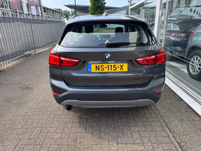 BMW X1 sDrive18i High Executive | 1e eigenaar | Automaat | Afneembare trekhaak | Airco | Elektrische ramen | Navigatie | e APK | NAP |